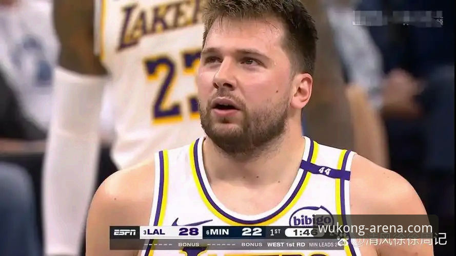 东契奇43分火力全开，湖人客场力克步行者：一场进攻盛宴的深度解析